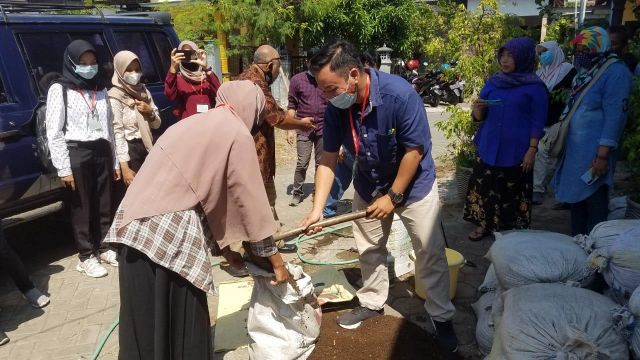 UJI KOMPETENSI PSKK 2021 SKEMA PEMBUATAN PUPUK ORGANIK DI TUK P4S TANI MAKMUR