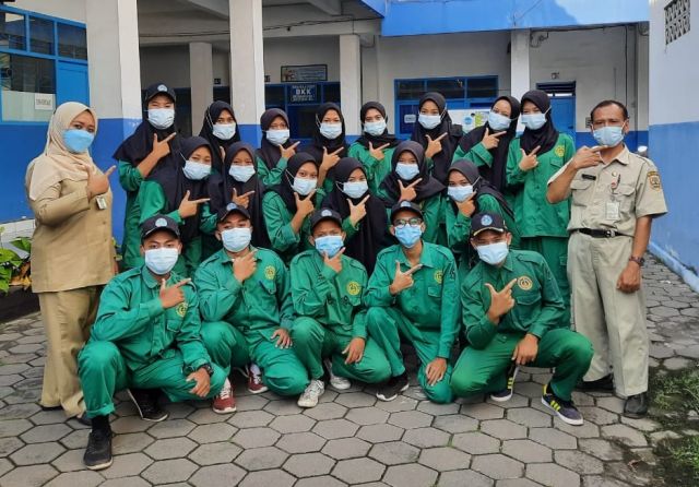 UJI KOMPETENSI PSKK 2021 SKEMA PENANGKARAN BIBIT SAYURAN DI TUK SMK H. MOENADI UNGARAN