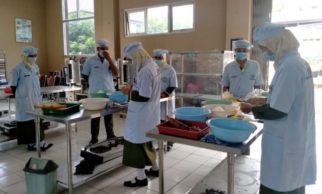 UJI KOMPETENSI PSKK 2021 SKEMA PENGOLAHAN ROTI DI TUK SMKN 1 JATENG DI PATI