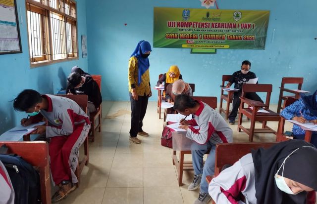 UJI KOMPETENSI PSKK 2021 SKEMA PENANGKARAN BIBIT SAYURAN DI TUK SMKN 1 SUMBER PROBOLINGGO