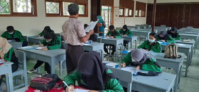 UJI KOMPETENSI PSKK 2021 SKEMA PENANGKARAN BIBIT SAYURAN DI TUK SMKN 3 SALATIGA