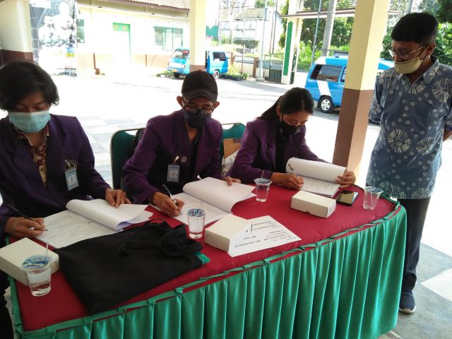 UJI KOMPETENSI Mandiri 2021 SKEMA ASISTEN KEBUN KELAPA SAWIT DI TUK UNIVERSITAS TRIBHUWANA TUNGGADEWI (UNITRI)